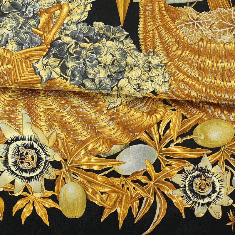 Hermes Scarf "Passiflores" by Valerie Dawlat Dumoulin Vintage 90cm Silk