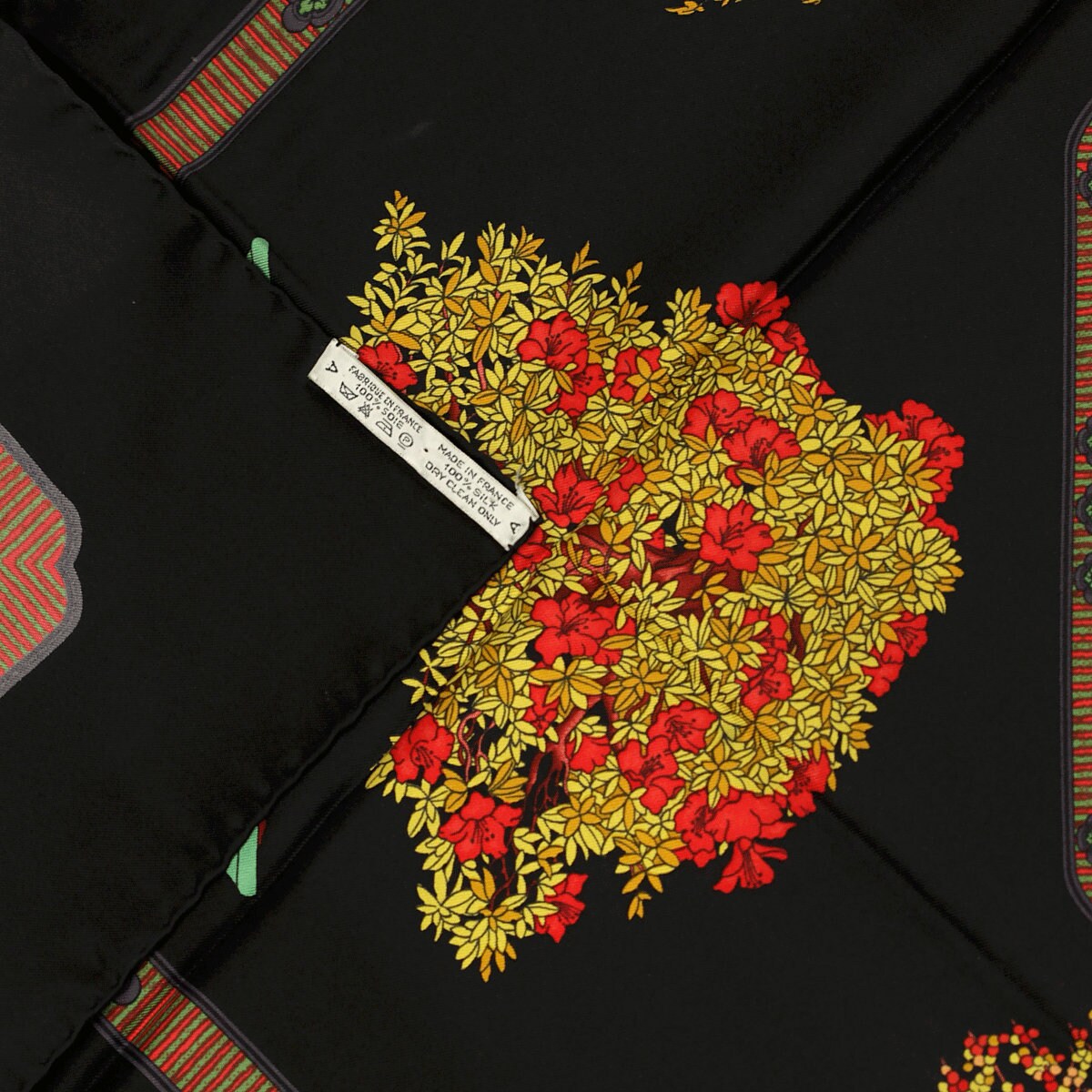 Hermes Scarf "Les Beaux Jours de Bonsai" by Catherine Baschet 90cm Silk | Carre Foulard