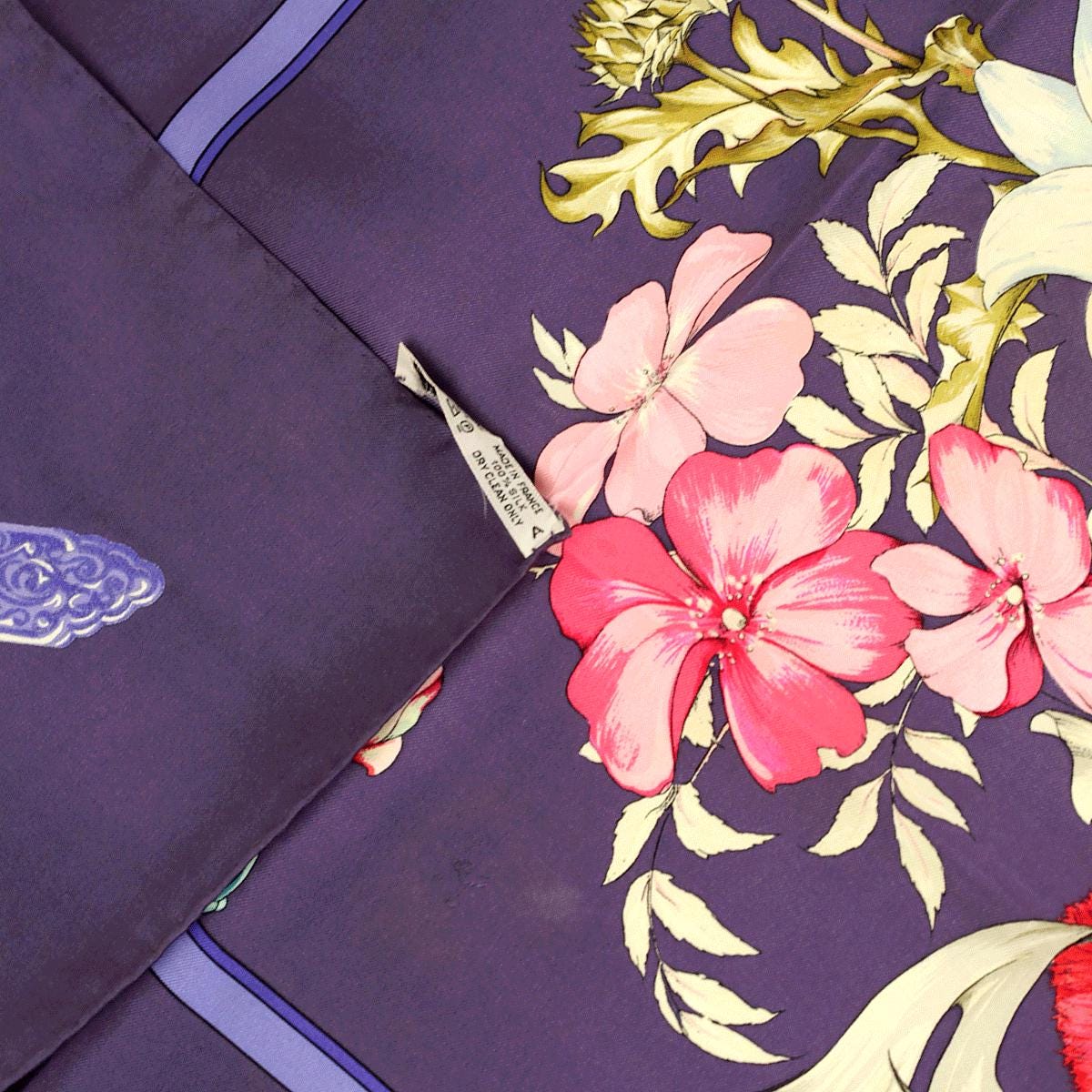 Hermes Scarf "Regina" by Leila Menchari 90cm Silk | Carre Foulard