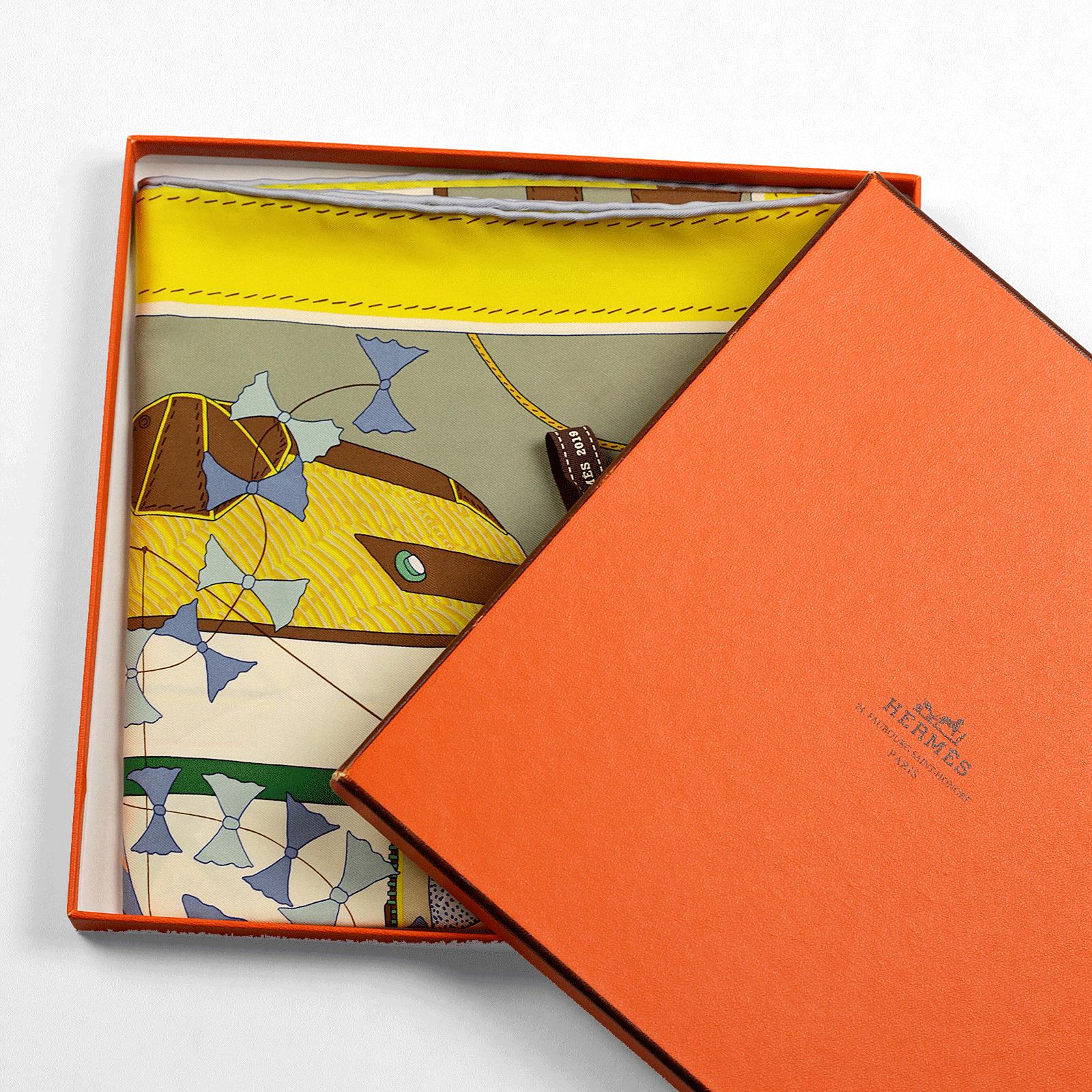 Hermes Scarf "Bagage a Main" by Rosa Maria Unda Souki 90cm Silk | Foulard Carre