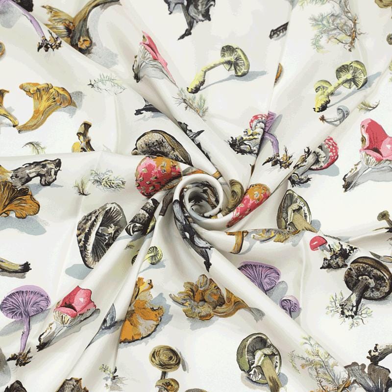 Hermes Scarf "Champignons" by Anne Gavarni & Françoise De La Perriere 90cm Silk