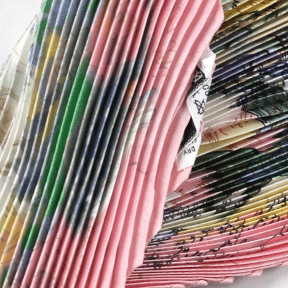 Hermes Scarf "Les Amazones" by Philippe Dumas Plisse 90cm Pleated Silk | Carre Foulard