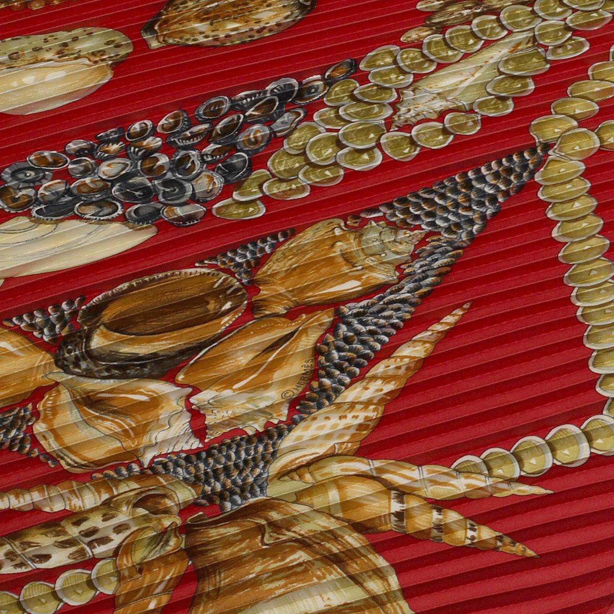 Hermes Scarf "Rocaille" by Valerie Dawlat Dumoulin Plisse 90cm Pleated Silk | Carre Foulard