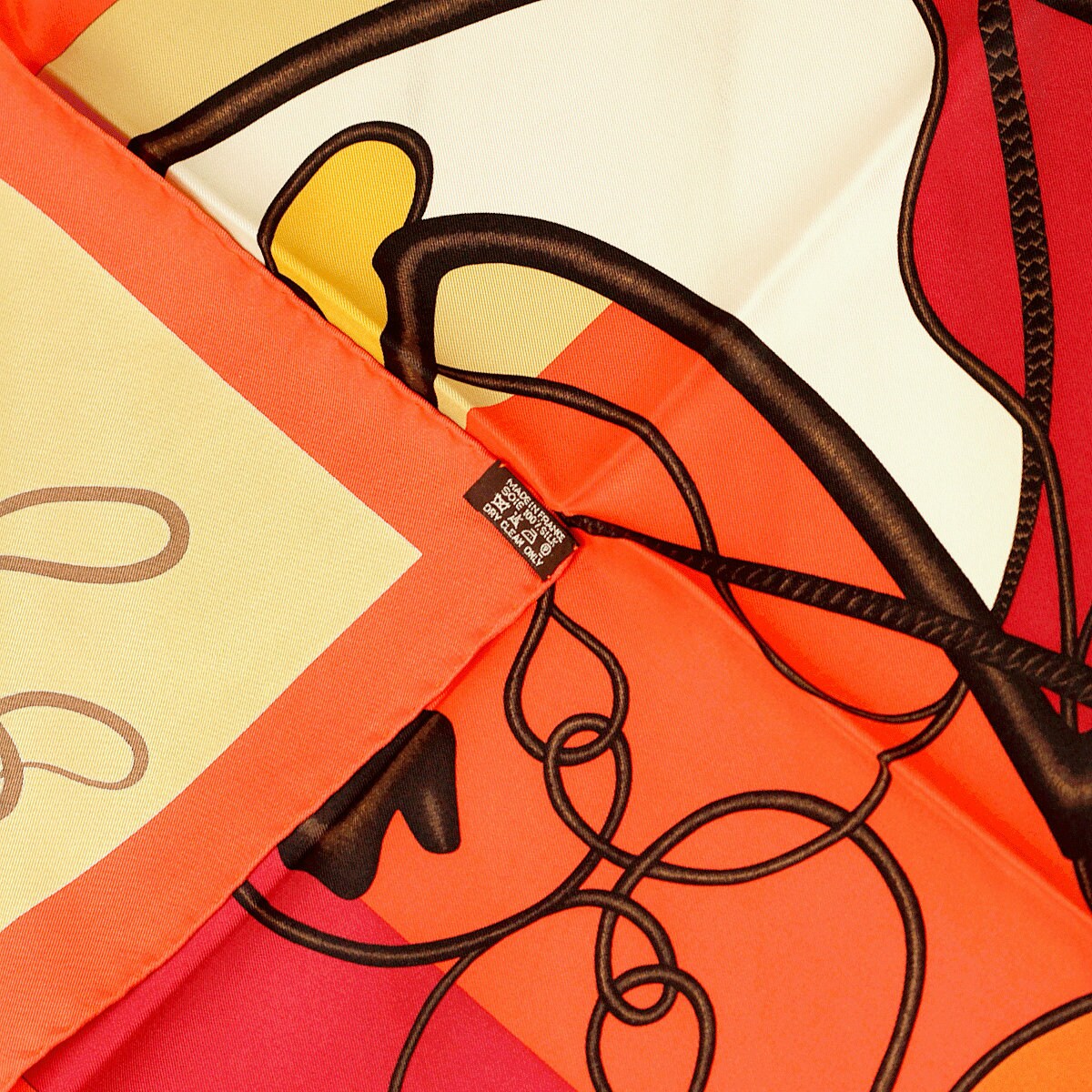 Hermes Scarf "Coup de Fouet" by Florence Manlik 90cm Silk | Carre Foulard