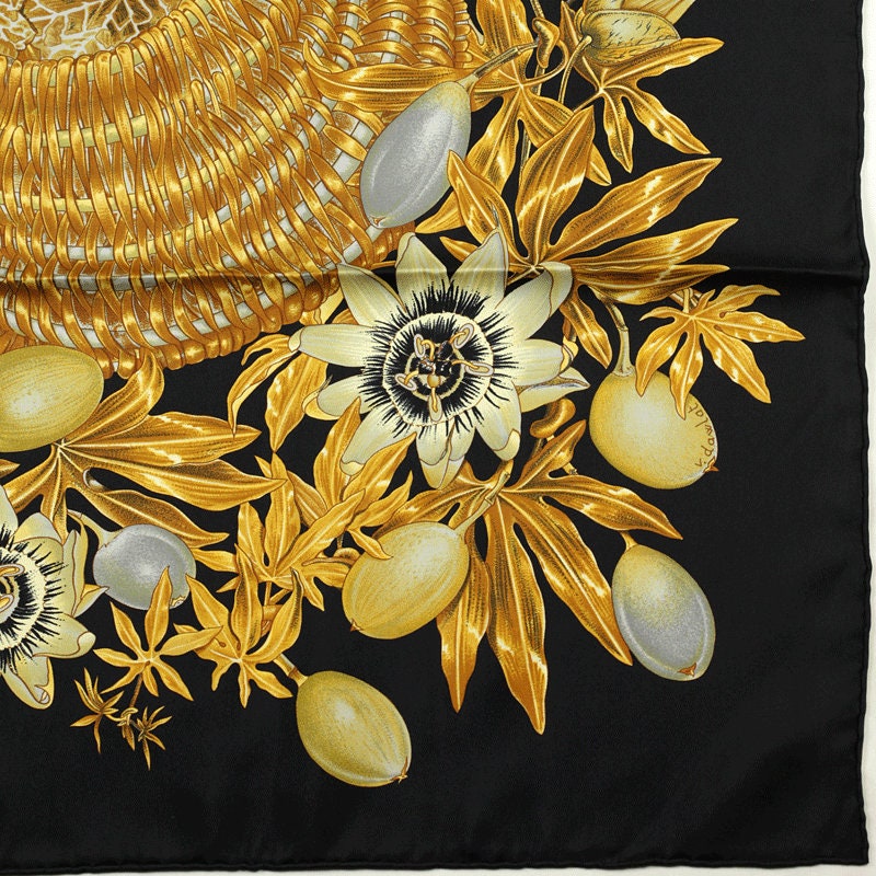 Hermes Scarf "Passiflores" by Valerie Dawlat Dumoulin Vintage 90cm Silk