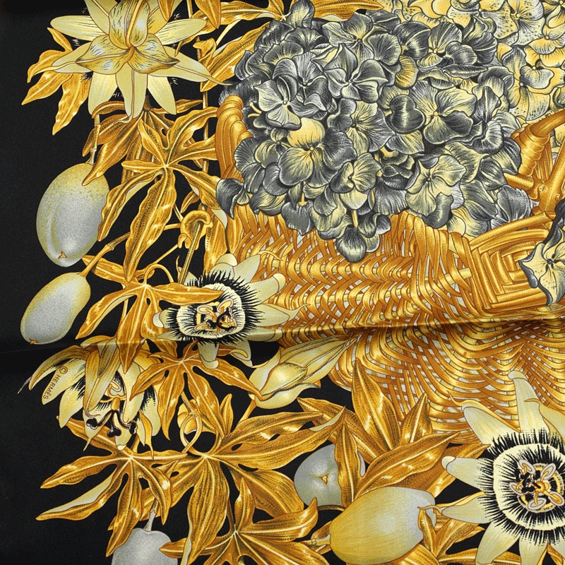 Hermes Scarf "Passiflores" by Valerie Dawlat Dumoulin Vintage 90cm Silk