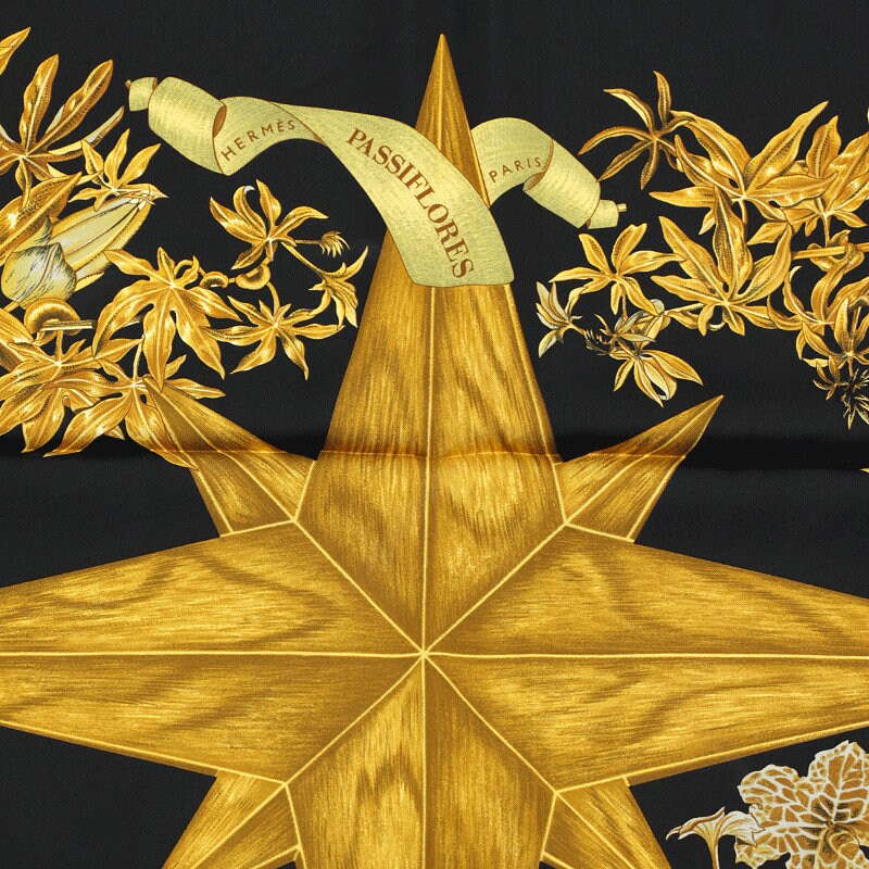 Hermes Scarf "Passiflores" by Valerie Dawlat Dumoulin Vintage 90cm Silk