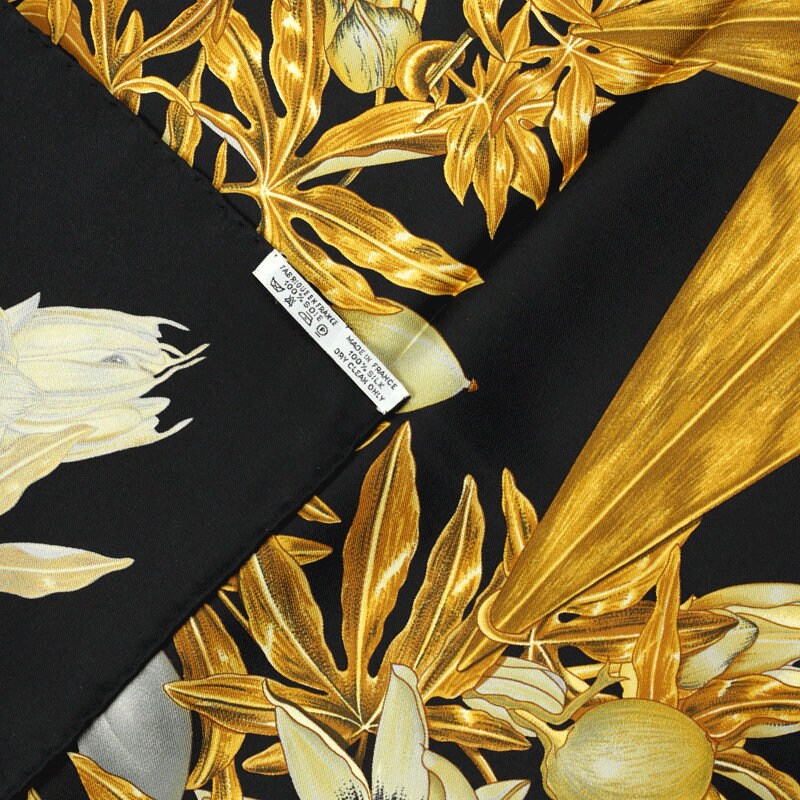Hermes Scarf "Passiflores" by Valerie Dawlat Dumoulin Vintage 90cm Silk