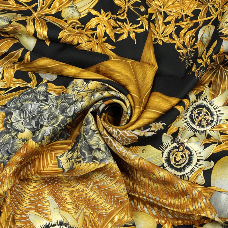 Hermes Scarf "Passiflores" by Valerie Dawlat Dumoulin Vintage 90cm Silk