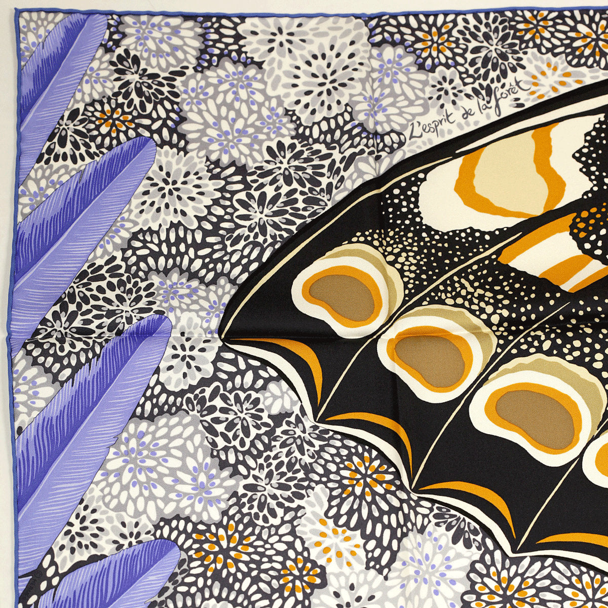 小物 Hermes CARRE 90cm Maitres de la Foret Hermes Scarf Maitres de la Foret 90 cm silk orange forest tree 35