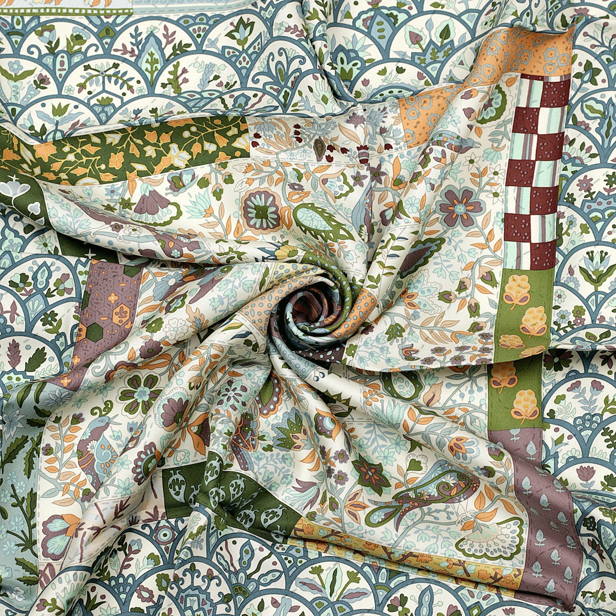 Hermes Scarf "Pique Fleuri de Provence" by Christine Henry 90cm Silk | Carre Foulard