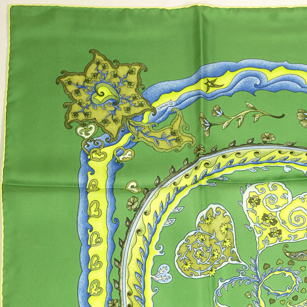 Hermes Scarf "De Tout Coeur" by Zoe Pauwels 90cm Silk | Carre Foulard