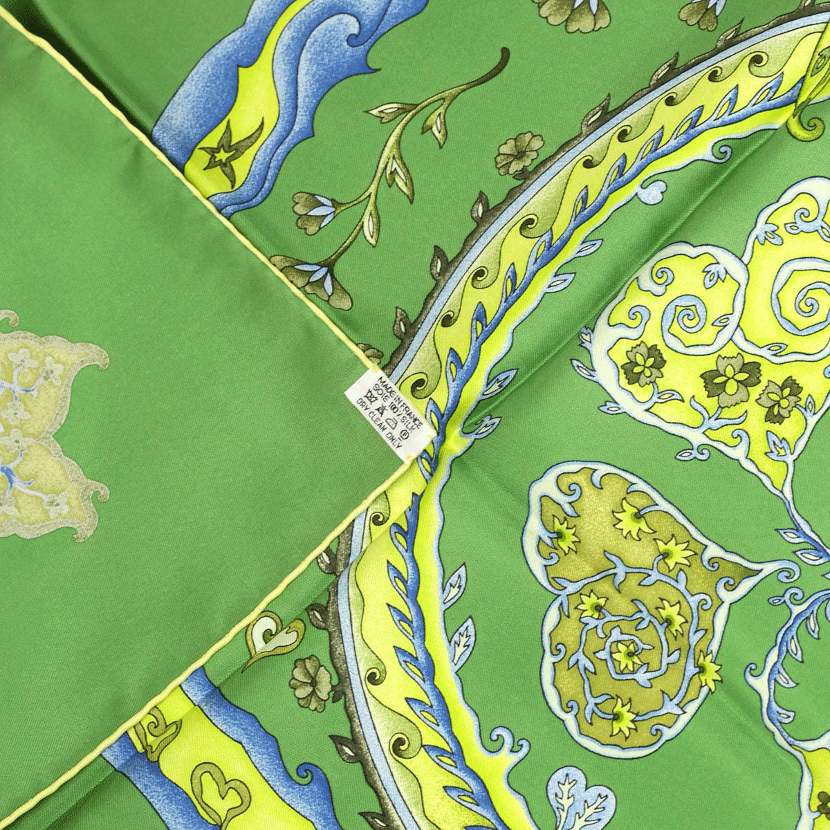 Hermes Scarf "De Tout Coeur" by Zoe Pauwels 90cm Silk | Carre Foulard