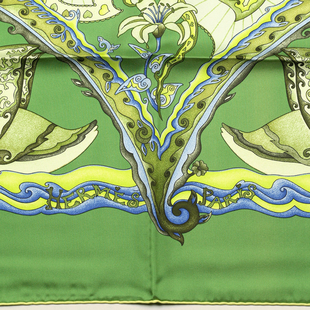 Hermes Scarf "De Tout Coeur" by Zoe Pauwels 90cm Silk | Carre Foulard