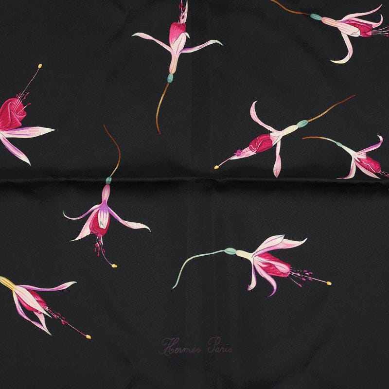 Hermès Fleurs de Fuchsia シルクスカーフ　エルメス Hermès Fleurs de Fuchsia Silk Scarf - Orange Scarves and Shawls