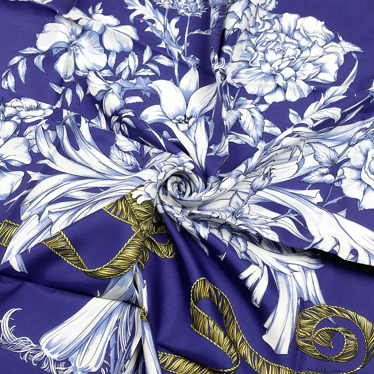 Hermes Scarf "Regina" by Leila Menchari 90cm Silk | Carre Foulard