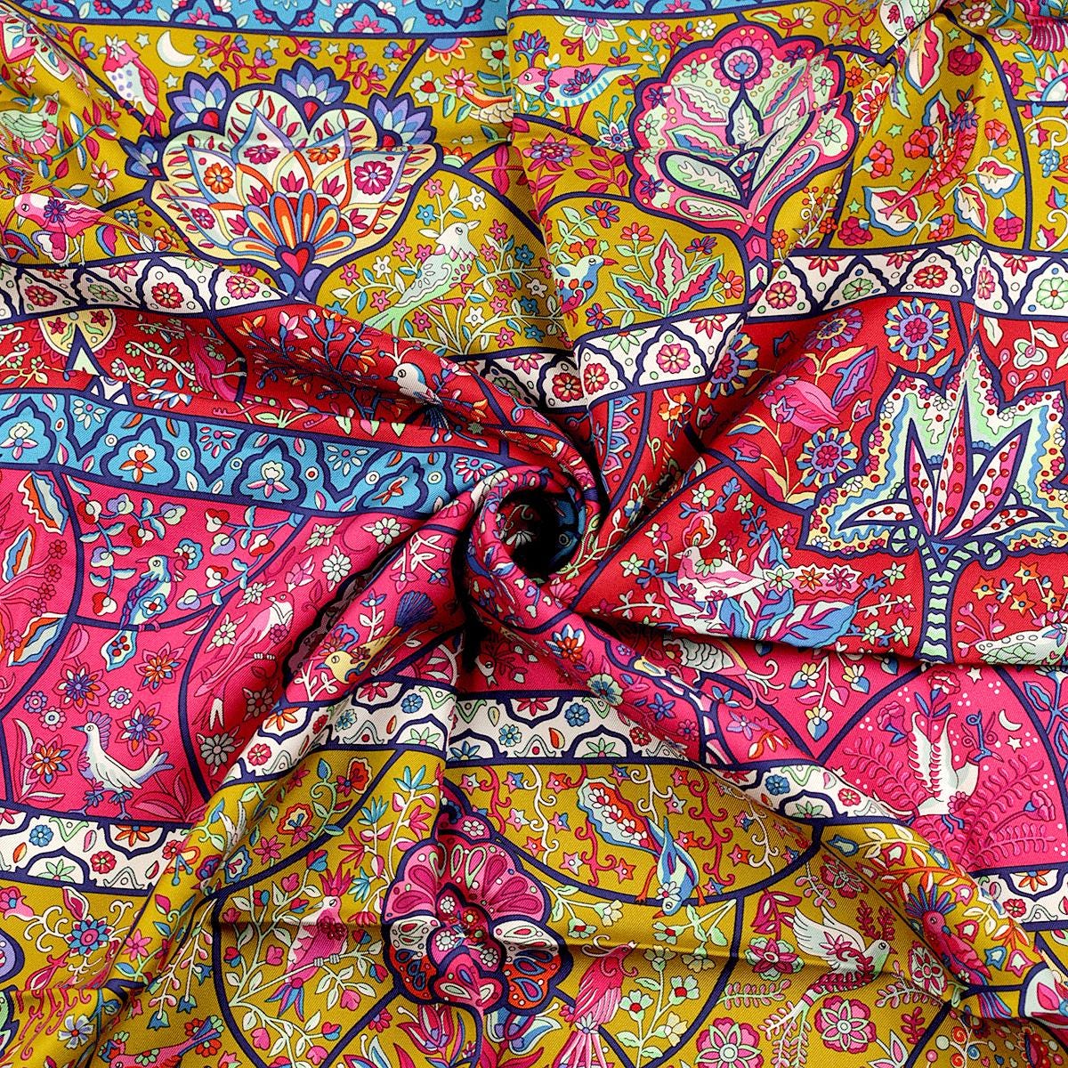 HERMES スカーフ Au Pays des Oiseaux Fleurs Hermes Scarf 
