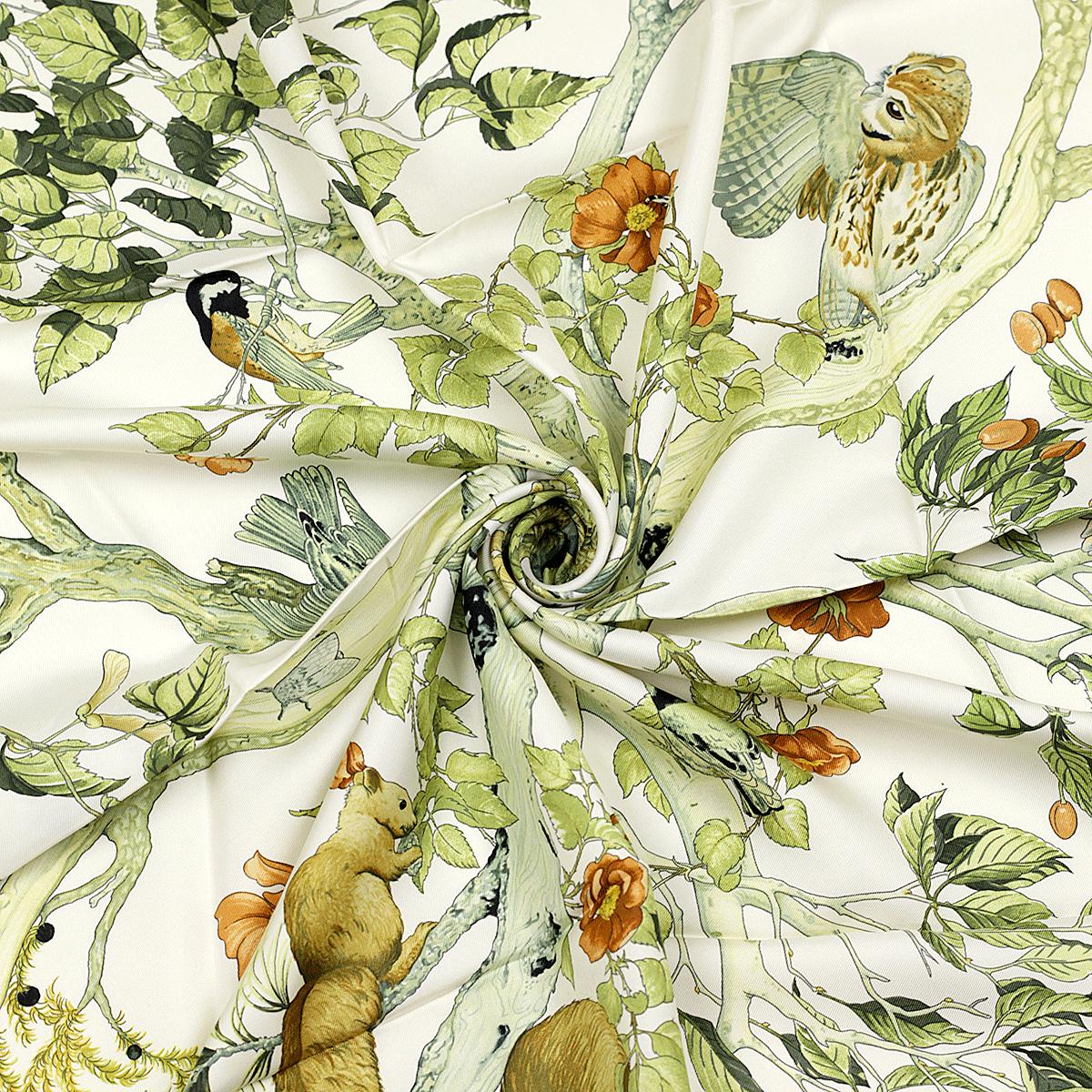 Hermes Scarf "Au Coeur des Bois" by Zoe Pauwels 90cm Silk | Carre Foulard