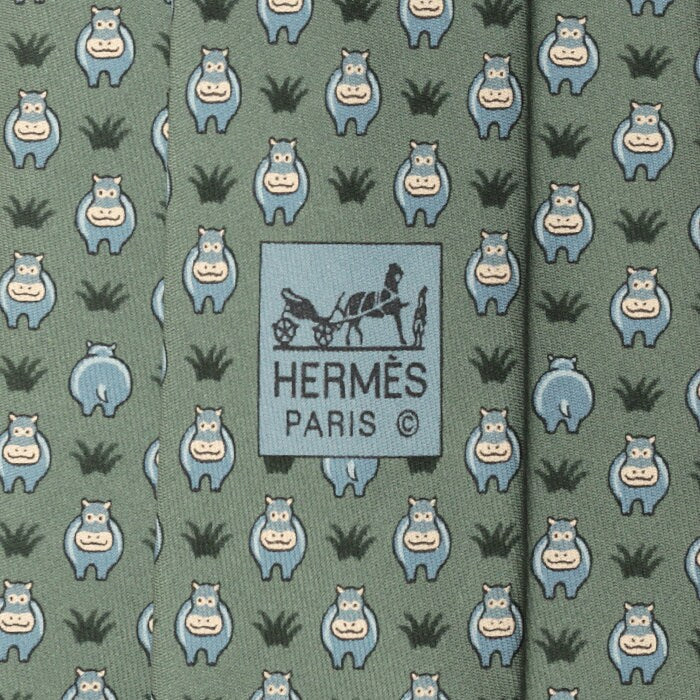 Hermes Men's Silk Tie Whimsical Peapods deals Pattern 7991 | Necktie Cravate